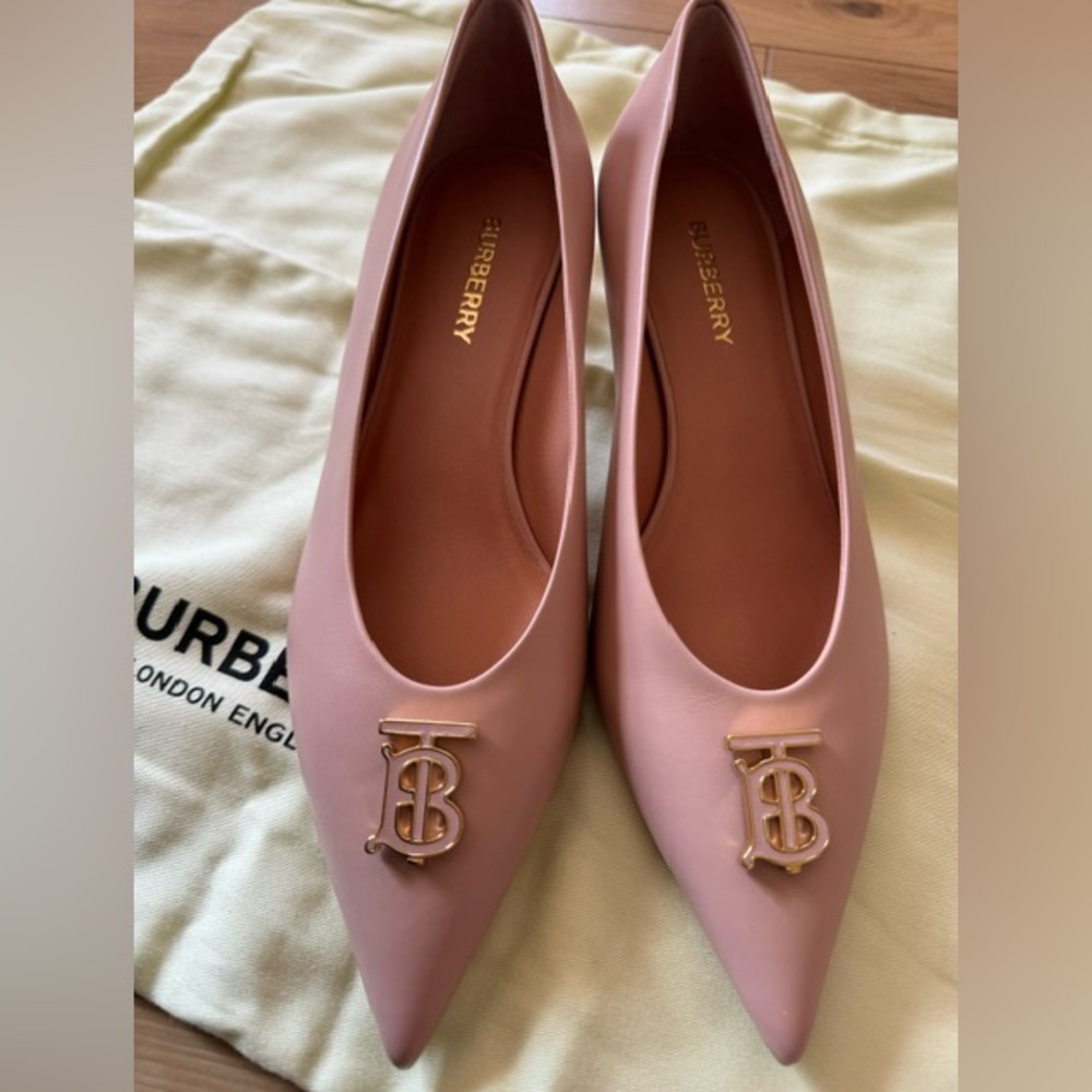 Burberry pink heels
